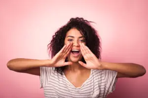 woman shouting with a healthy voice in Georgia 